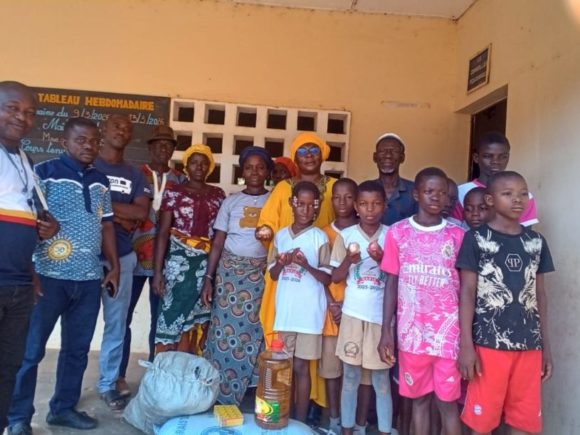 KORHOGO : LE GROUPEMENT CHIGATA OFFRE DES VIVRES A L’EPP NAPIE 2