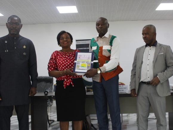 PLANNIFICATION DU DEVELOPPEMENT : L’ANADER REMET LE PSD DE SINFRA AU MAIRE DE LA COMMUNE